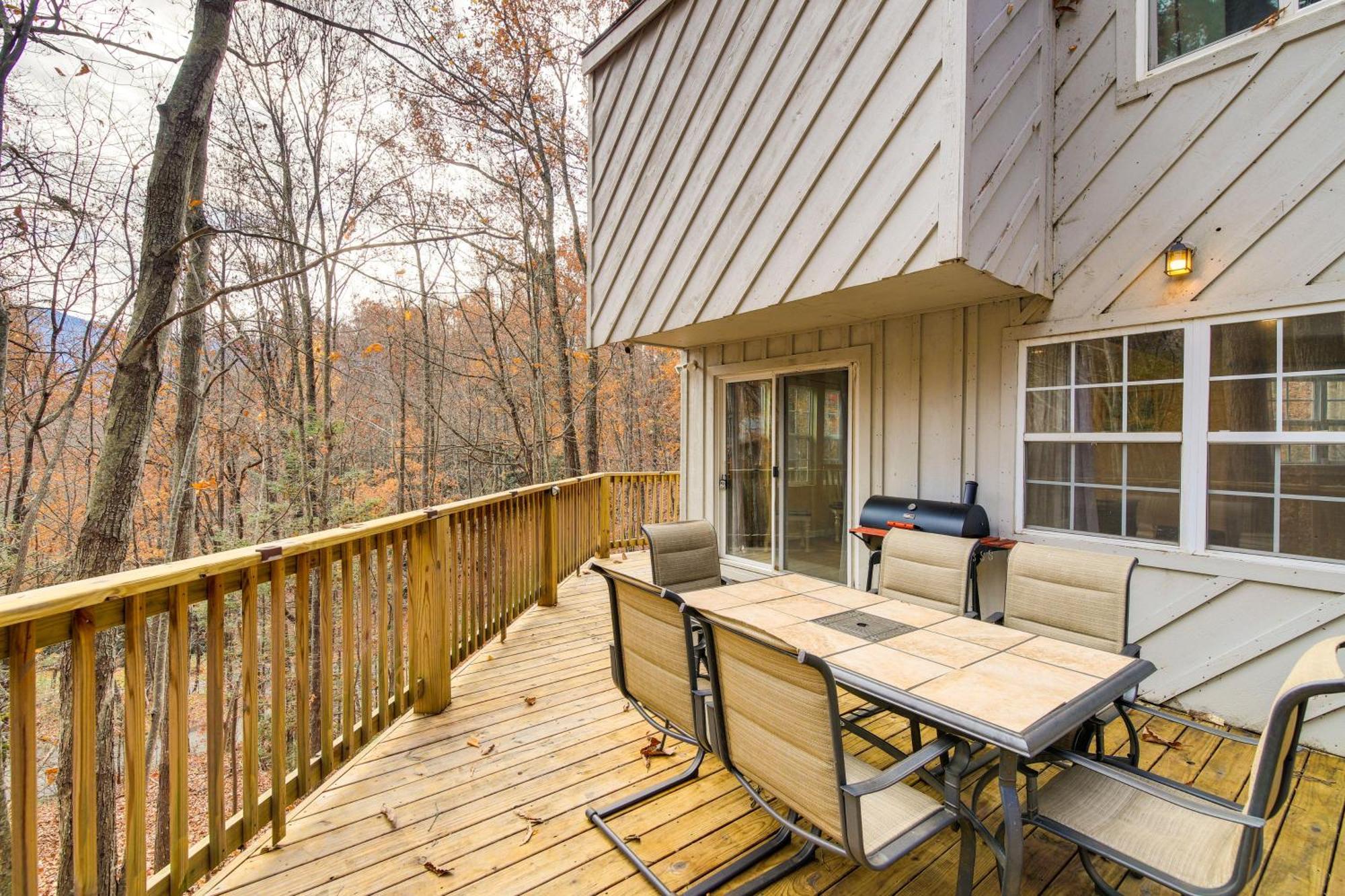Updated Cobbly Nob Resort Home With Hot Tub! Gatlinburg Buitenkant foto